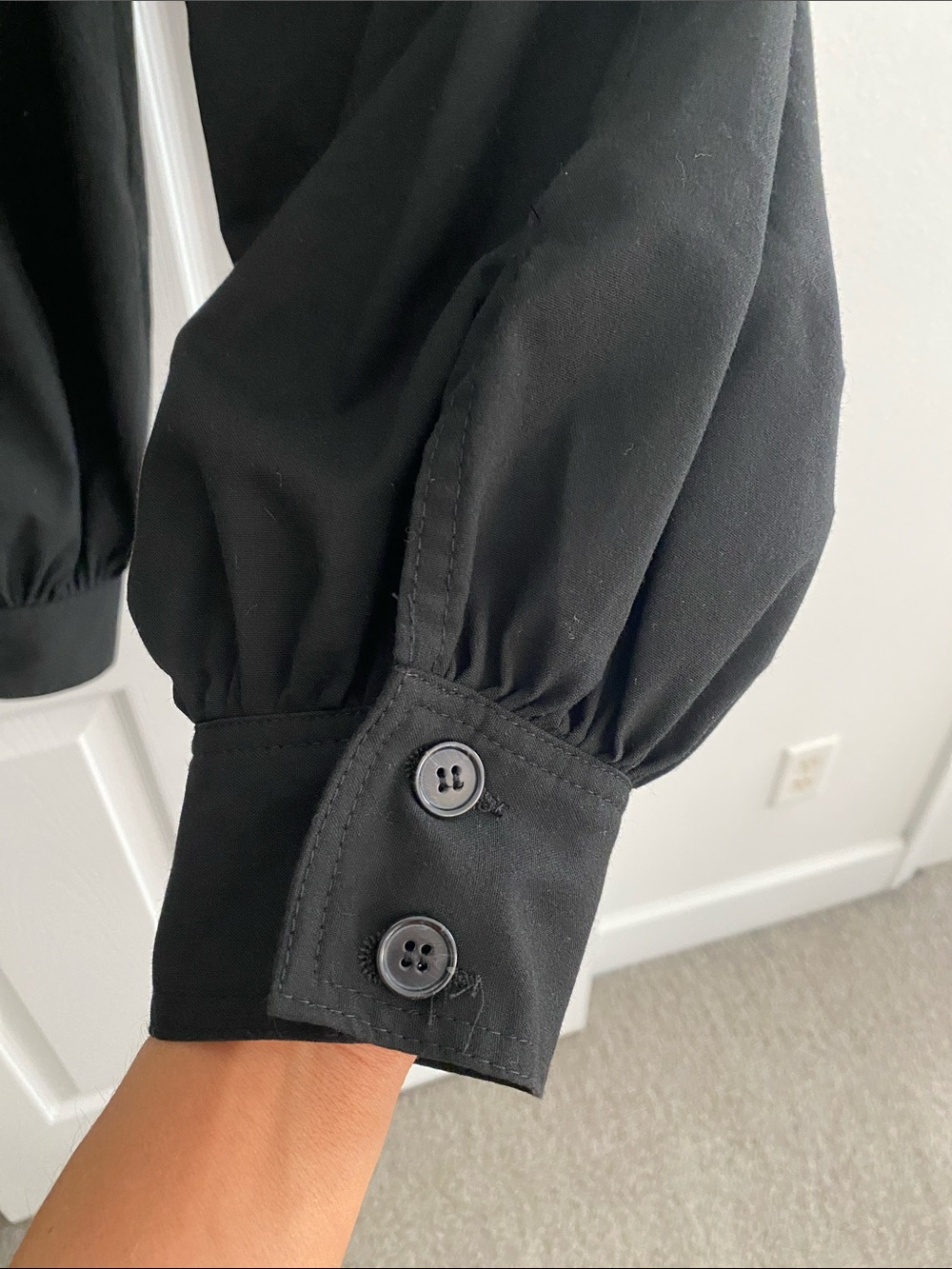 H&M Black Pleated Pants with Button Cuffs Size 6 - Picture 3 of 8